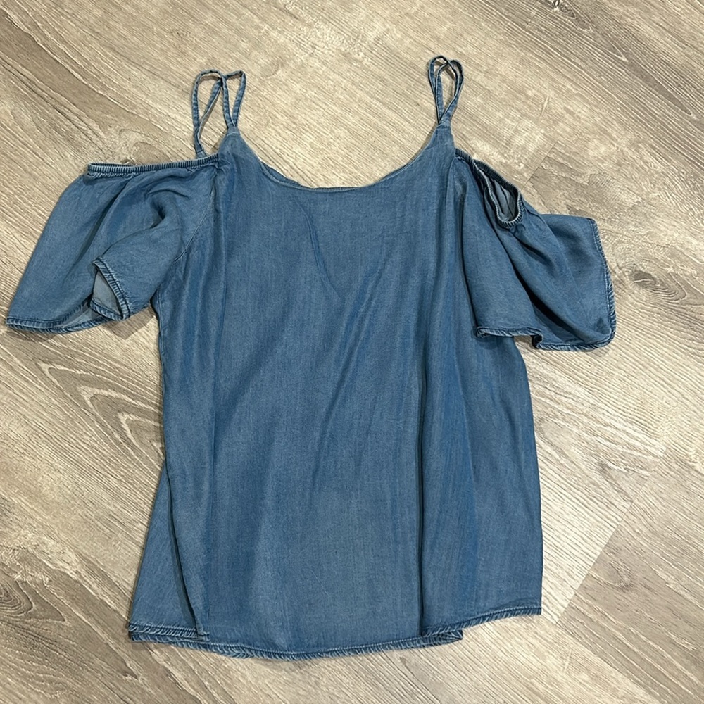 29. Maurice’s Cold Shoulder Top - Picture 5 of 5
